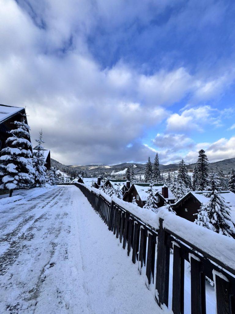 Вечірні вогні Буковеля.Гуцул Ленд 700 грн Вечірні вогні Буковеля.Гуцул Ленд 700 грн